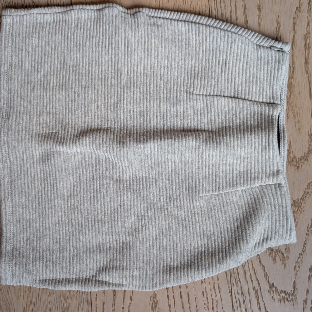 Aritzia Ribbed Gray Pencil Skirt